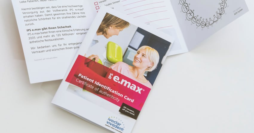Aunque en su laboratorio dental utilice IPS e.max, la nueva tarjeta del paciente le ofrece la posibilidad de demostrarlo de manera convincente